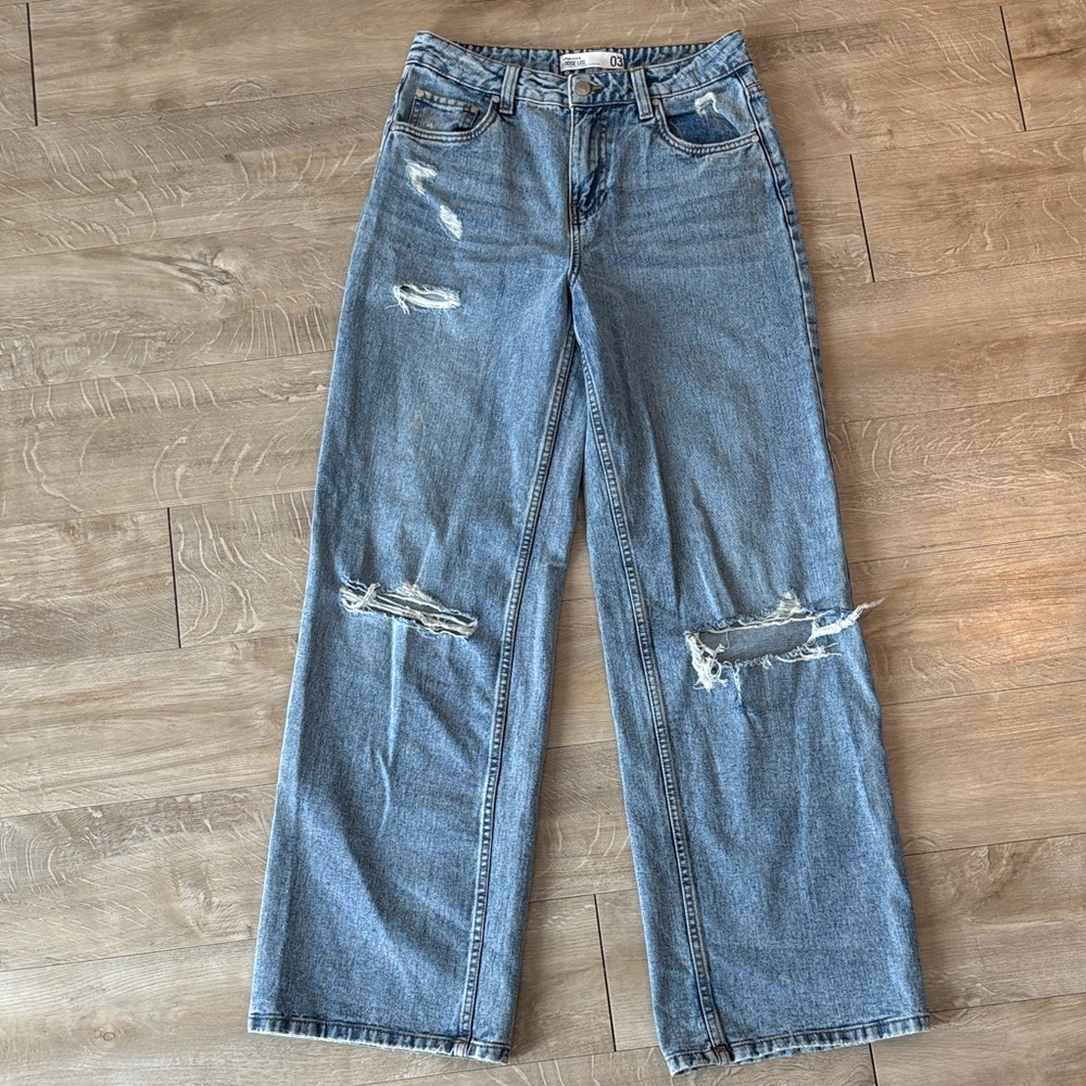 Refuge Denim Loose Let Size 3 Waist 29” Distressed Light Wash